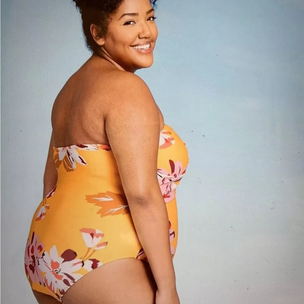 Kona Sol Women’s 14W Twist Bandeau One Piece Swimsuit Yellow Floral Swim - Image 13