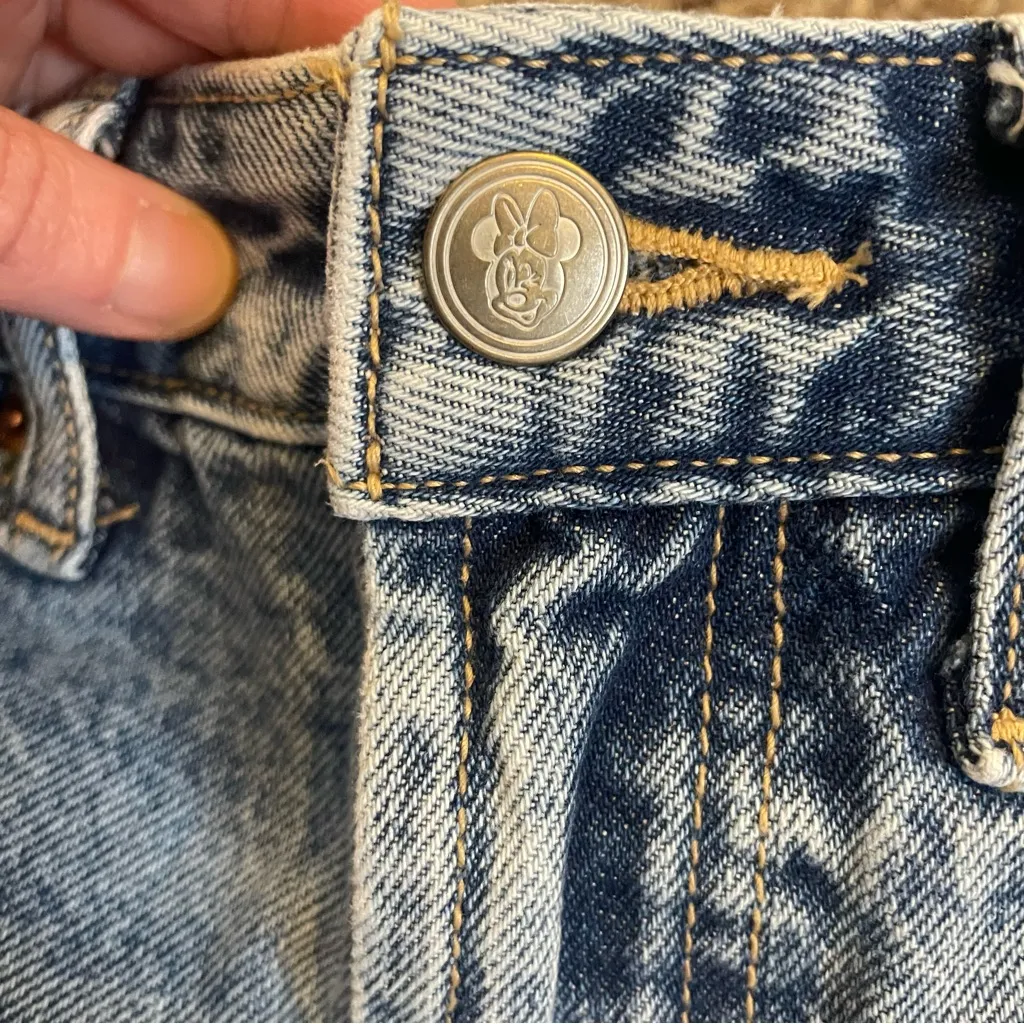 Old Navy x Disney embroidered cutoff high rise shorts - Image 6