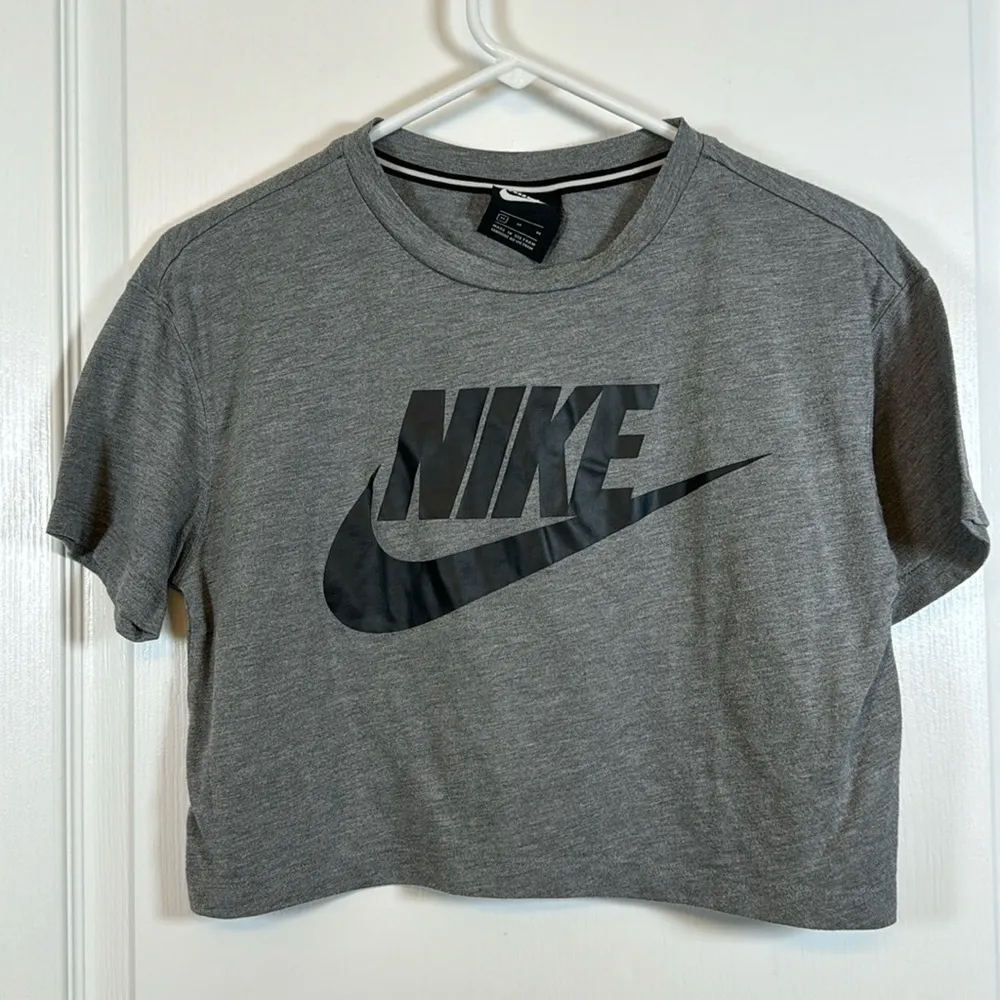 Nike NSW Essential Gray Iconic Swoosh Crop Top Shirt Size Med EUC #6277 - Image 3