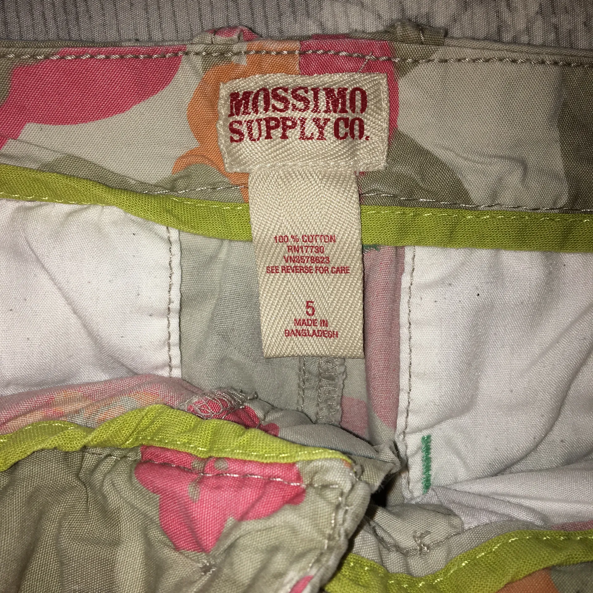 Mossimo Supply Co Mossimo Supply flowery cargo shorts - Image 5