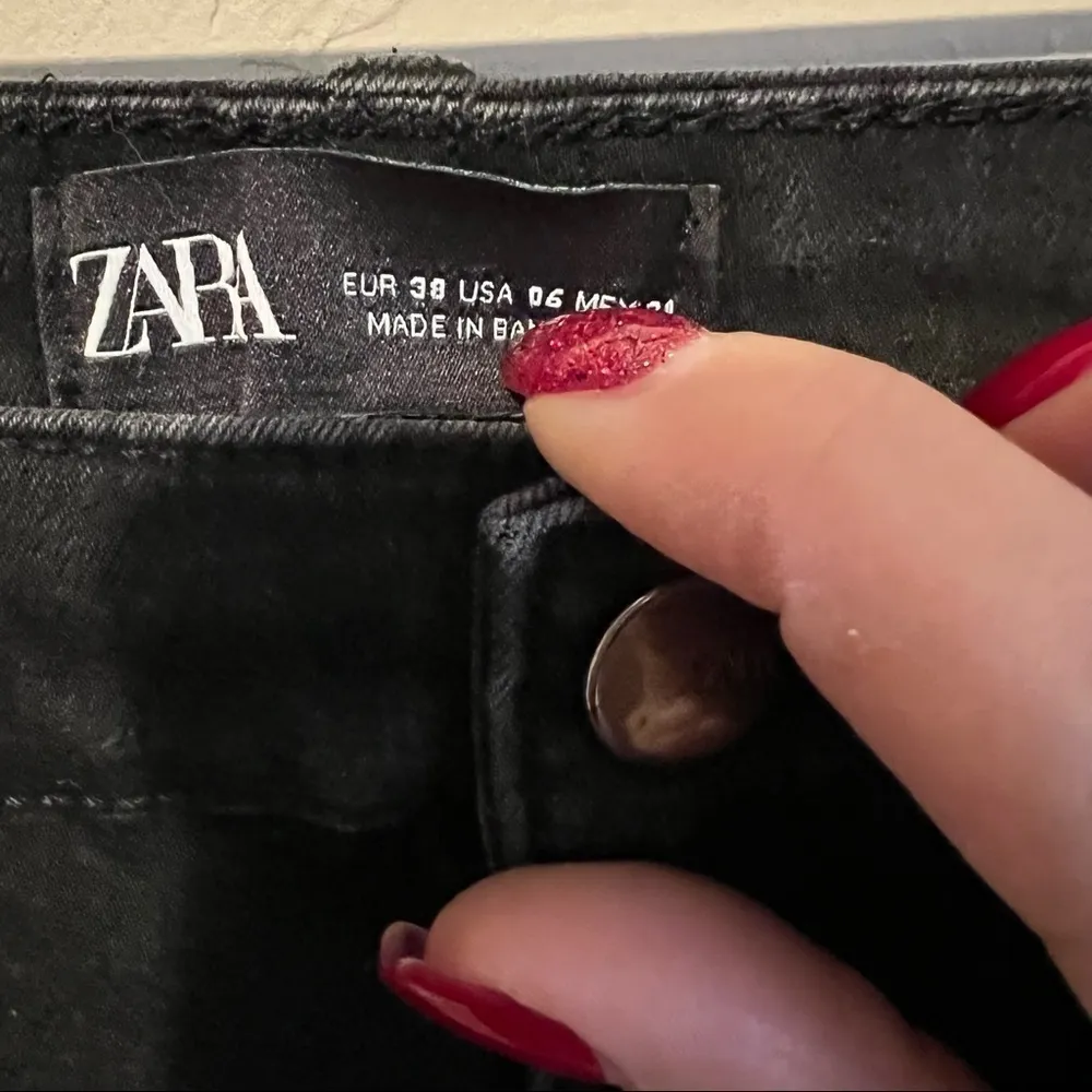 Zara Faded Black High Rise Skinny‎ Jeggings - Image 10