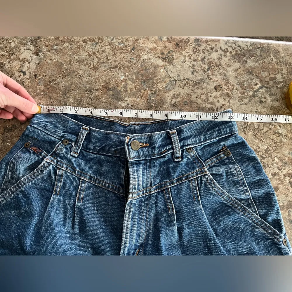 Chic jeans vintage denim shorts Blue Size 8 - Image 3