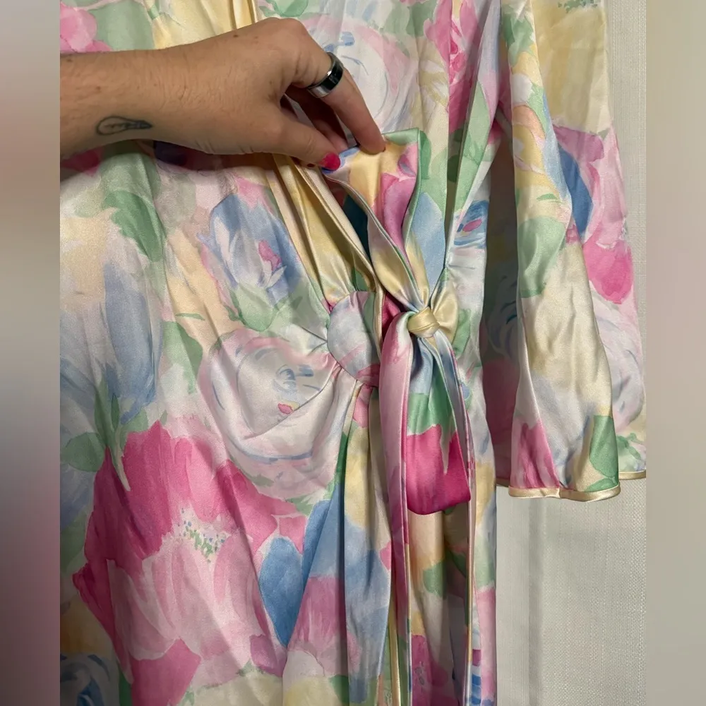 Vintage Lucie Ann Satin Pastel Floral Robe Neglige Medium White - Image 6