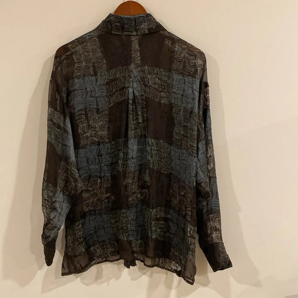 Ellen Tracy sheer Silk Blend button up long sleeve Blouse Brown Blue Size 14 - Image 4