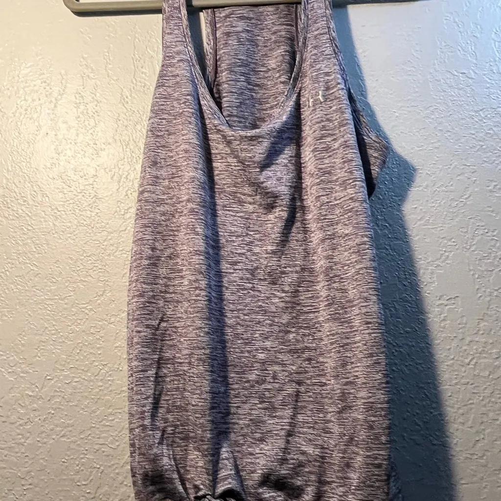 Under Armour Women's Purple Tank Top Medium Camo Print Loose Fit HeatGear - Image 2