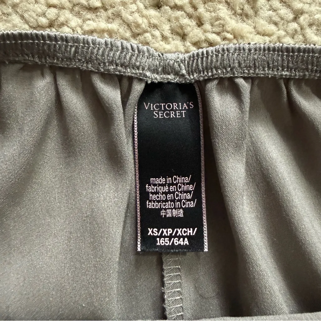 Victoria’s Secret Elegant Gray Lace Trim Sleepwear Set Size xs - Image 4