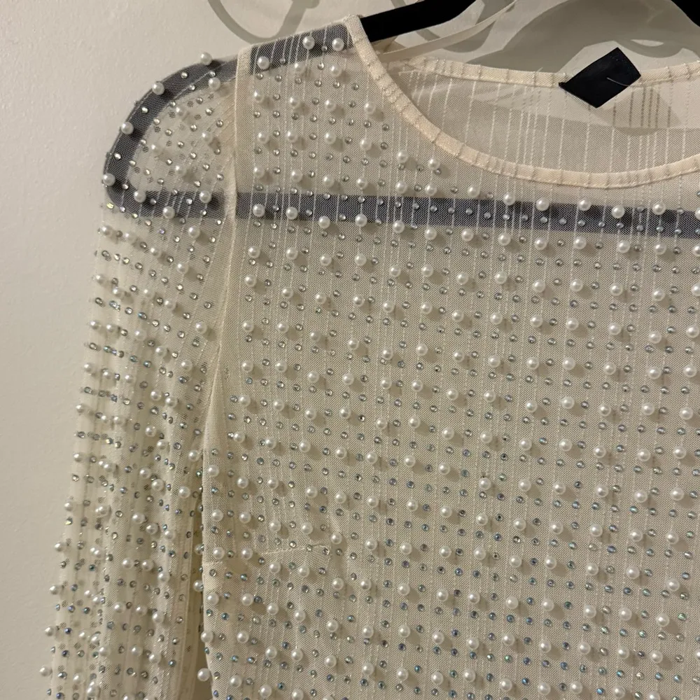 NWT WINDSOR MESH PEARL RHINESTONED TOP - Image 6