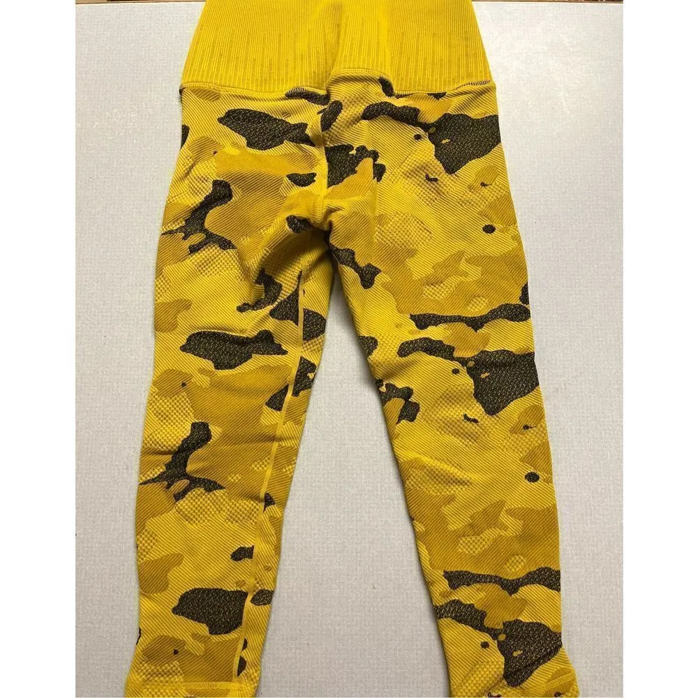 Avocado brand active wear Capri pants XS/S Green - Image 2