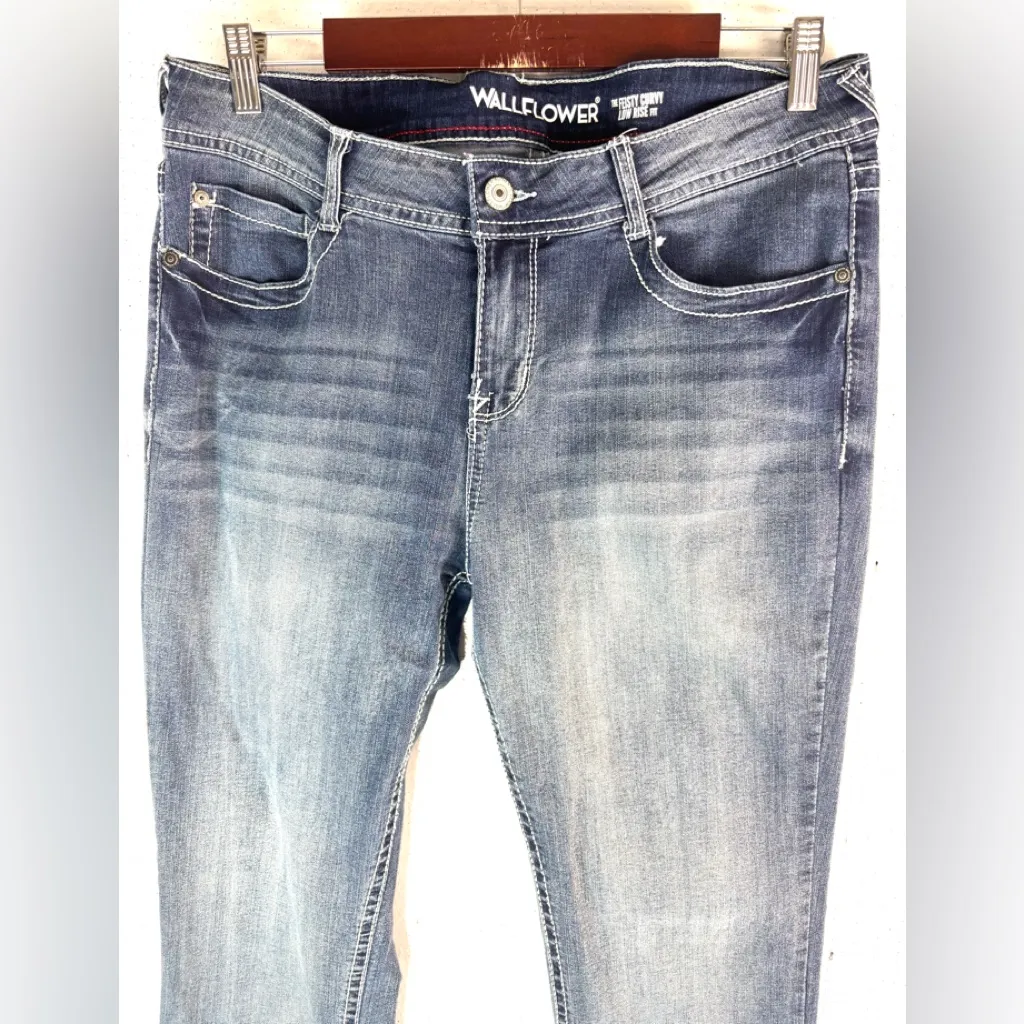 Wallflower Indigo 13 Fiesty Curvy Low Rise Fit Bohemian Denim Jeans Blue Size undefined - Image 4