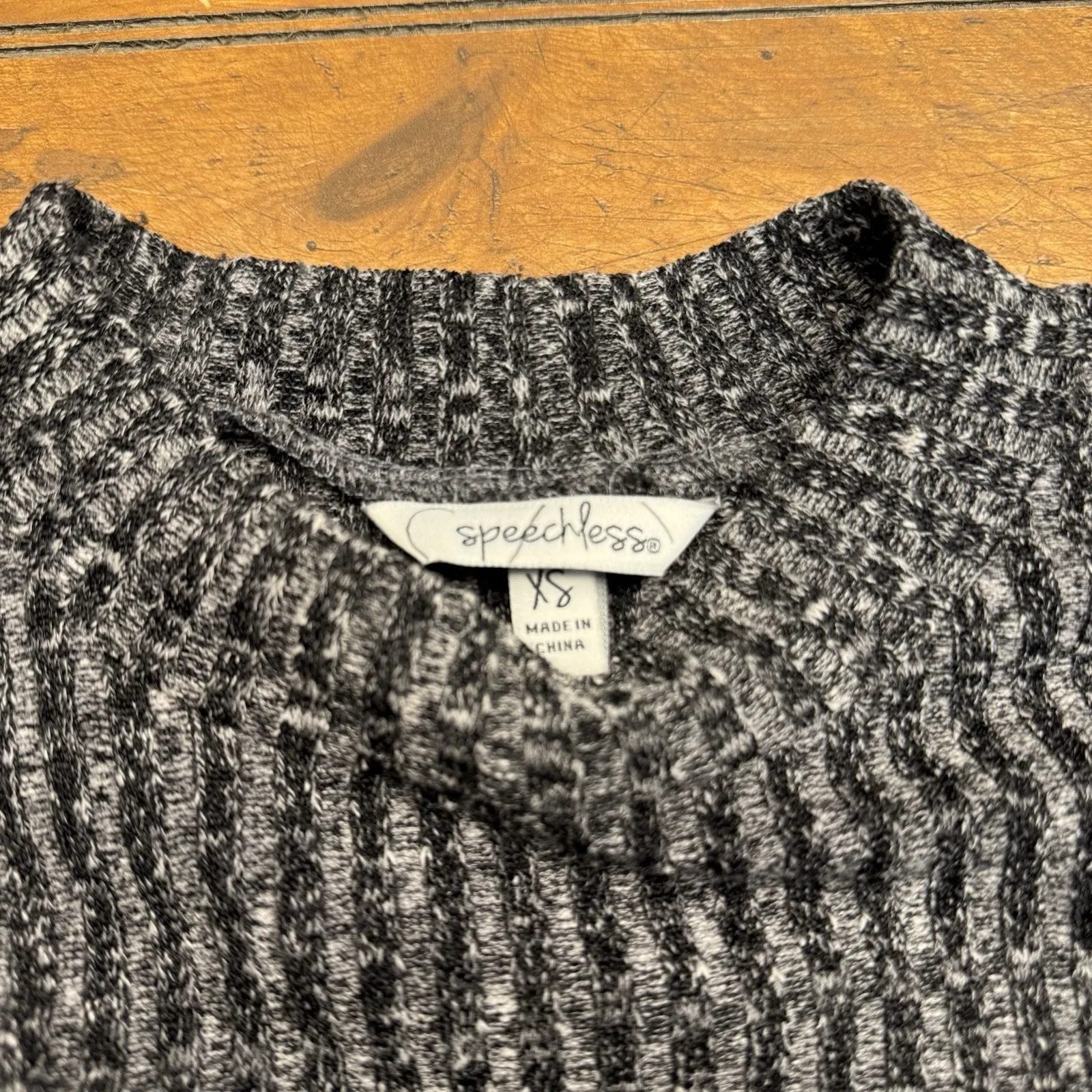 Speechless Womens Gray Black Long Sleeve Cropped Pullover Sweater Size‎ XS - Image 2