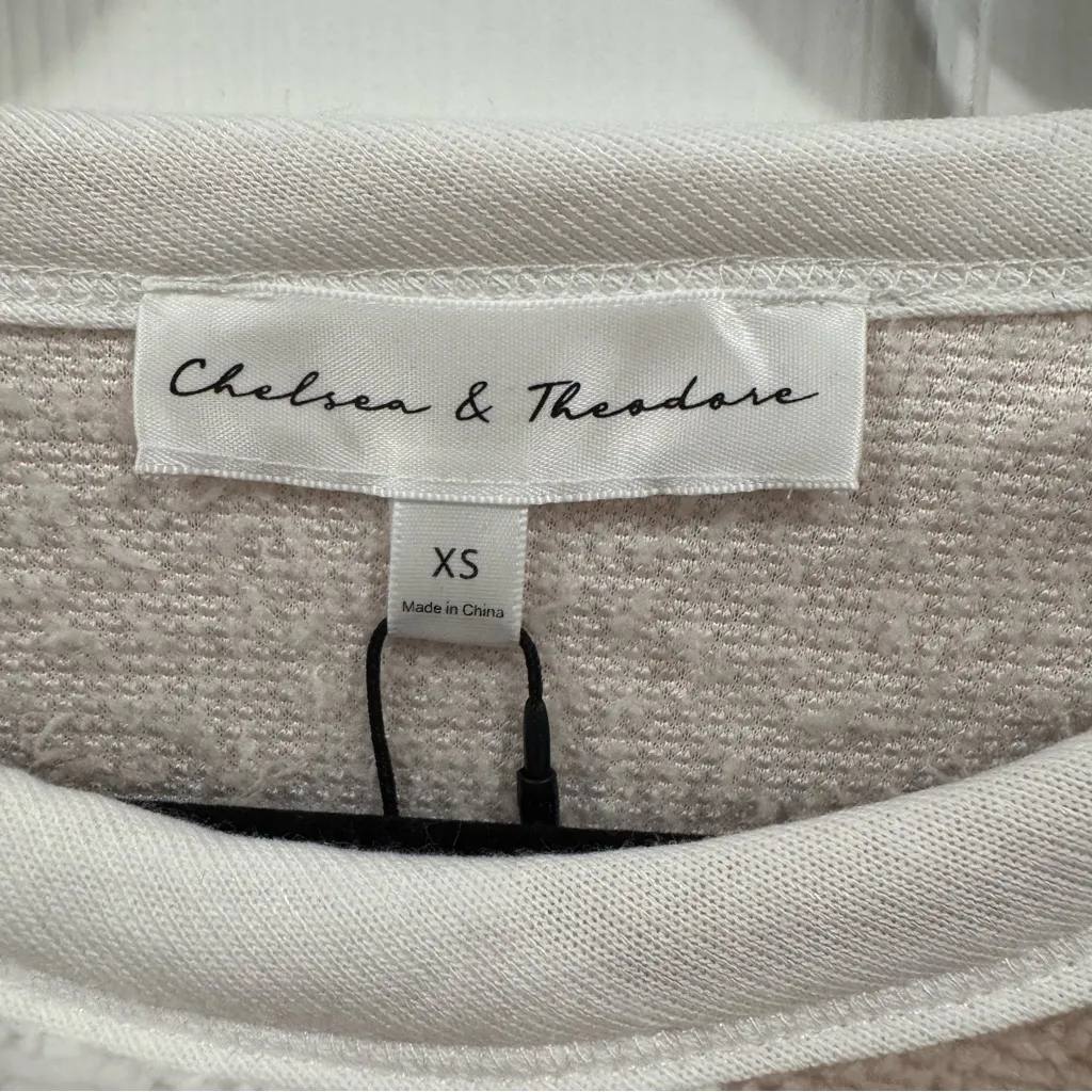 NWT Chelsea & Theodore Polar Bear Sweatshirt Pullover Pink Faux Fur Cozy Size XS - Image 2