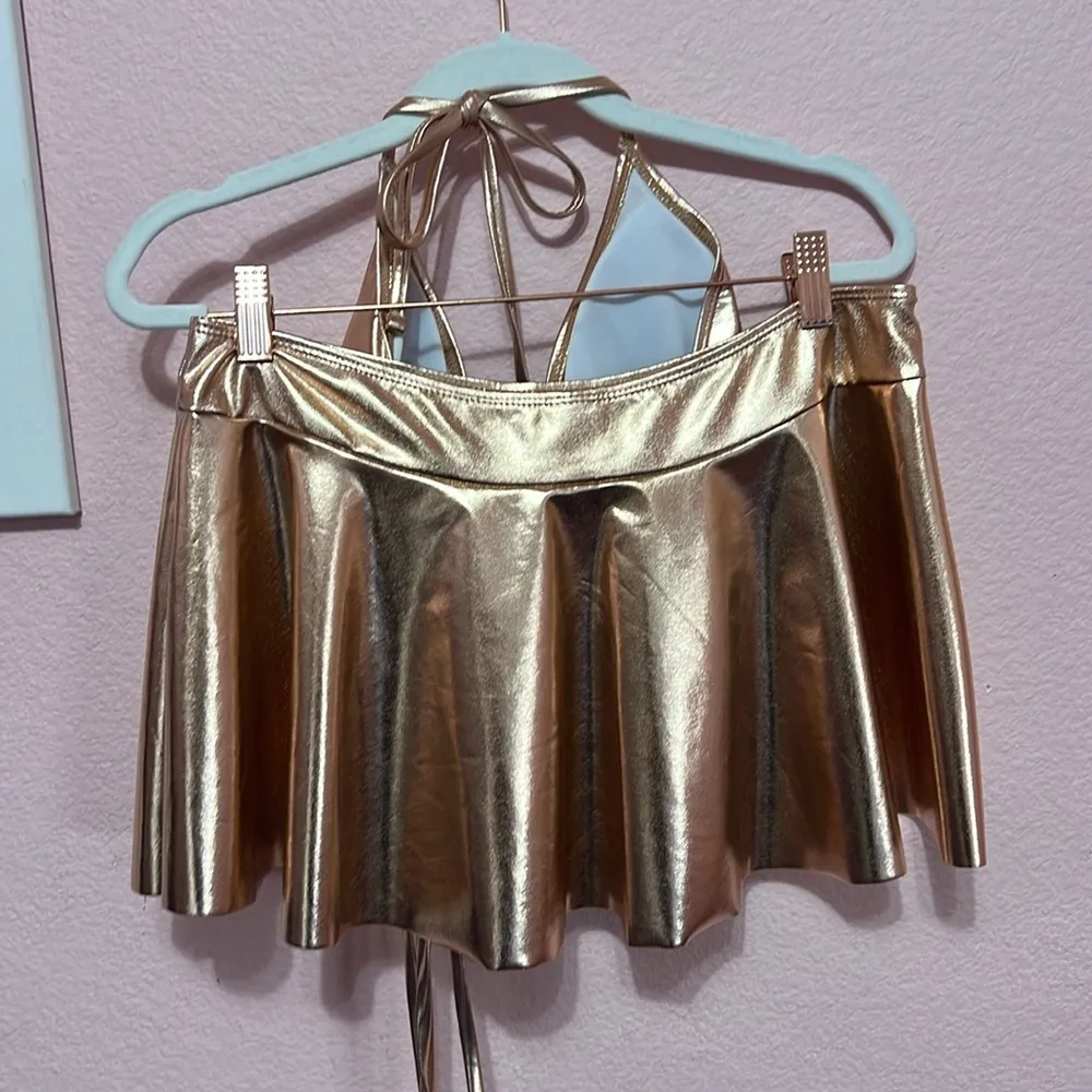 Flatter Me Rose Gold Shiny Bikni Top & Skirt Set. Size XL - Image 4