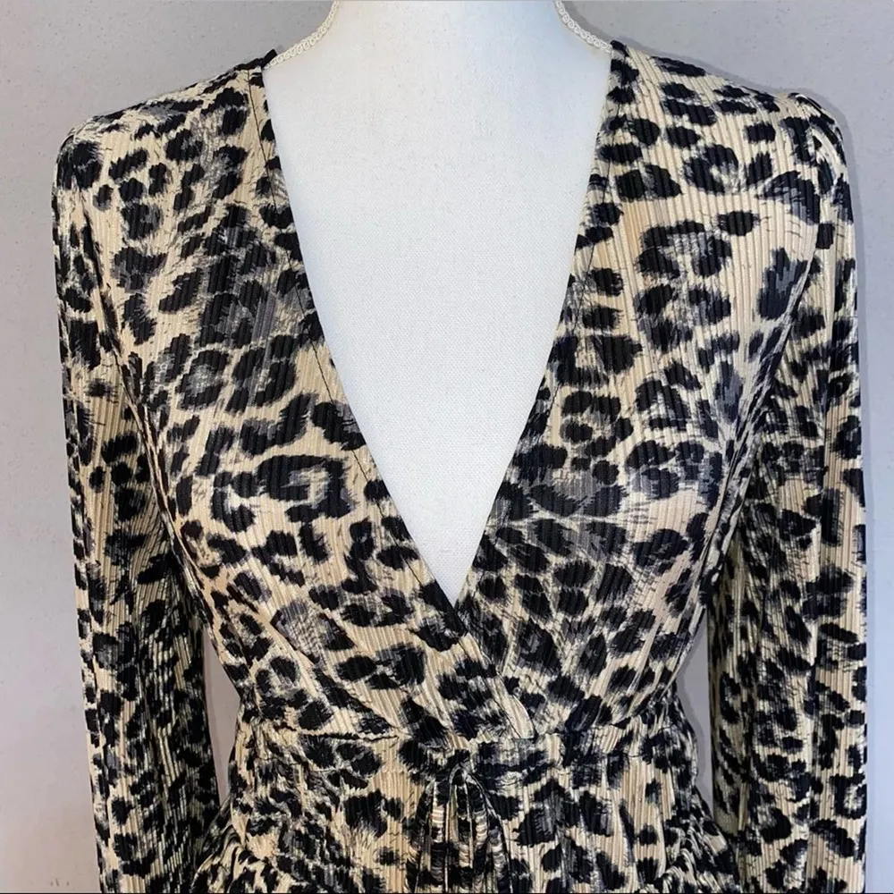 Zara Pleated Leopard Print V-neck Faux Wrap Crop Top Long Sleeve Blouse, Small - Image 4