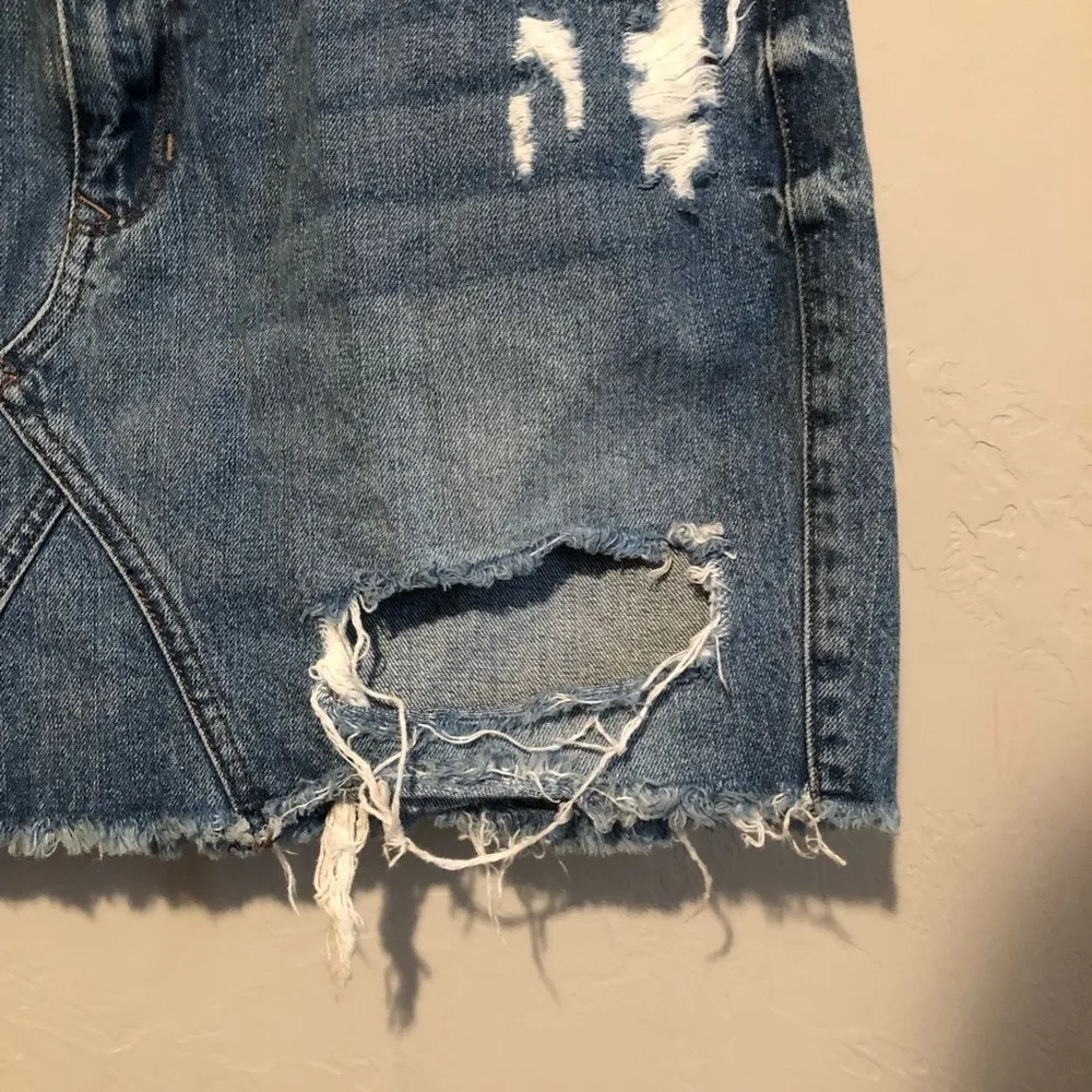 Express Distressed Denim Mini Skirt‎ Blue Size 12 - Image 2