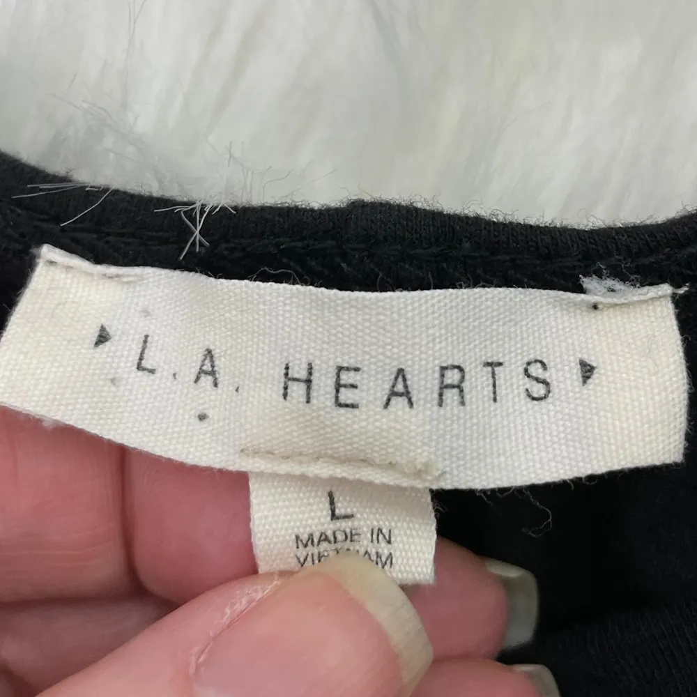 PACSUN LA Hearts Black Crop Top - Image 6