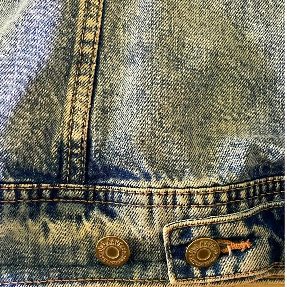 Old Navy Distressed Denim 100% Cotton Jean Jacket Medium - Image 6