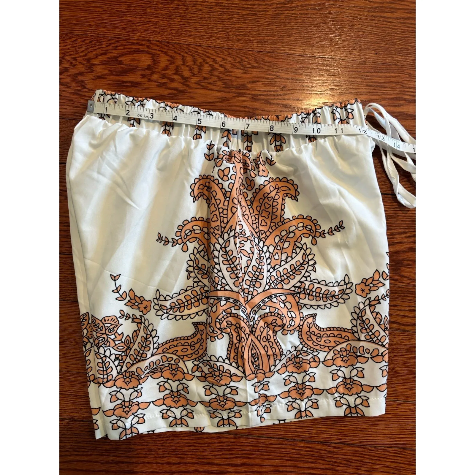 Shein Shorts Womens Small Floral Ivory And Tan‎ Paper Bag Waist Lined Flirty - Image 4