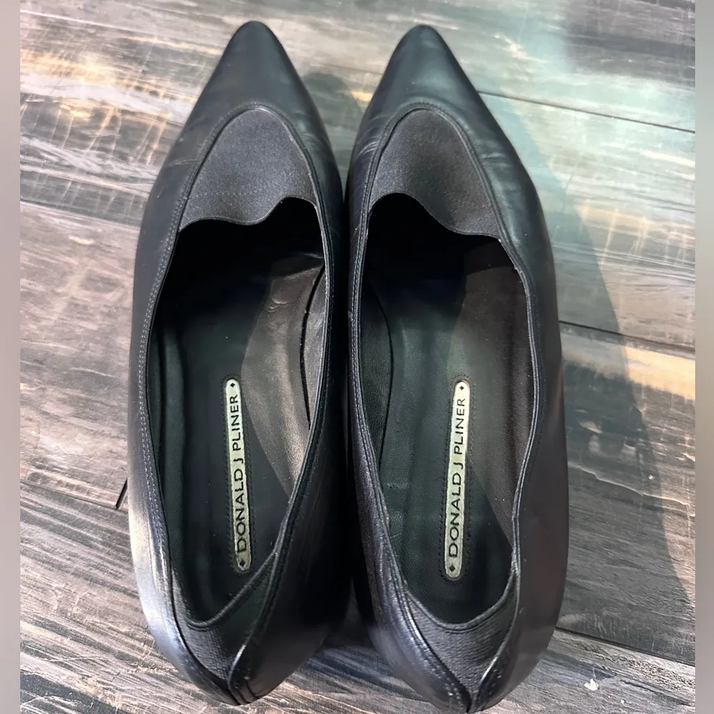 Donald Pliner Renee Black Loafers Flats, Flex Cutout ,‎ Pointed Nose, Size 9.5 M - Image 4