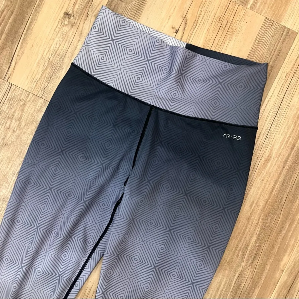 AR-33 Alpha High Waisted Legging blue size small - Image 8