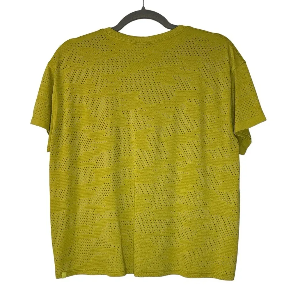 Lululemon Train To Be Short Sleeve Camo - Image 10