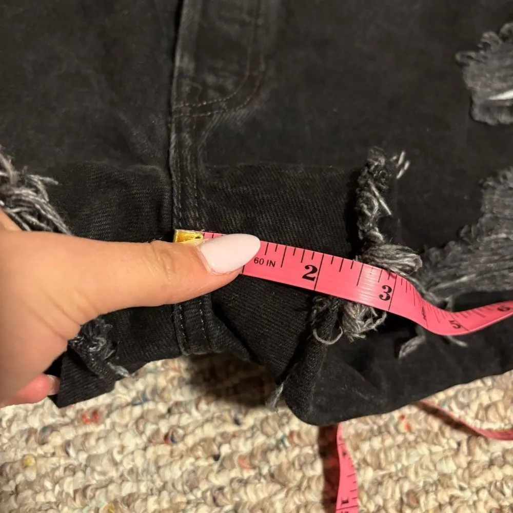 Levi’s 501 Original Short Button Fly in Stowaway Black- Size 33 - Image 10