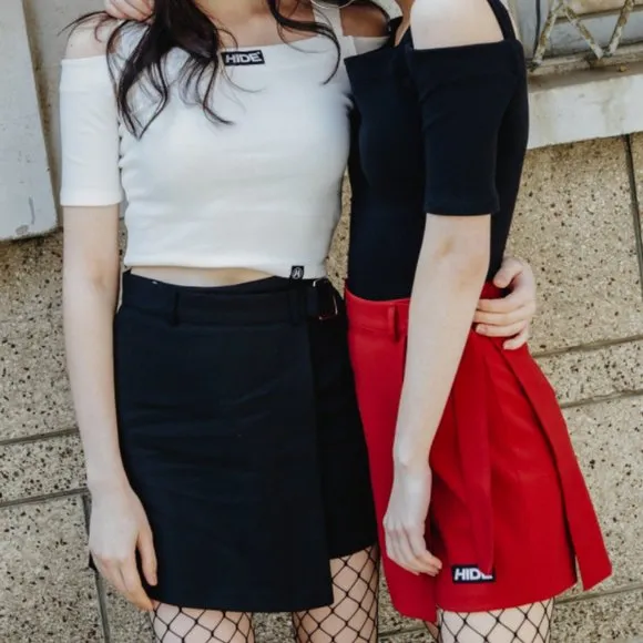 Hide Mixxmix red skirt/skort size large - Image 2