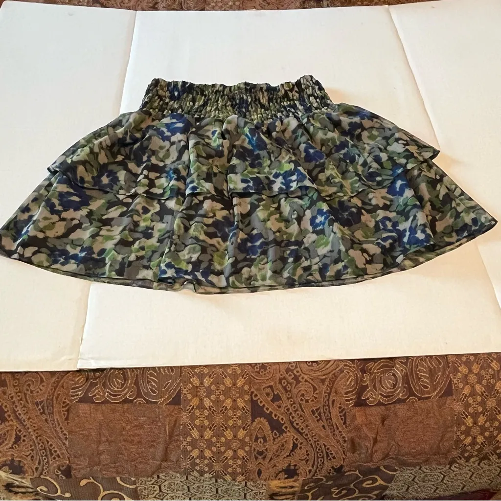 DKNY Jeans Women SZ Medium Blue Green Black Grey Gray Camo Tiered Layered‎ Skirt - Image 7