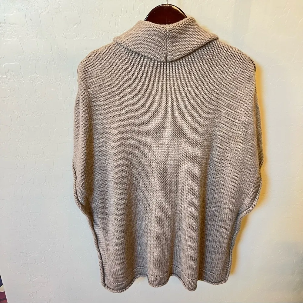 Tribal Lagenlook double breasted buttondown poncho cardigan, chunky knit OS Tan Size undefined - Image 4