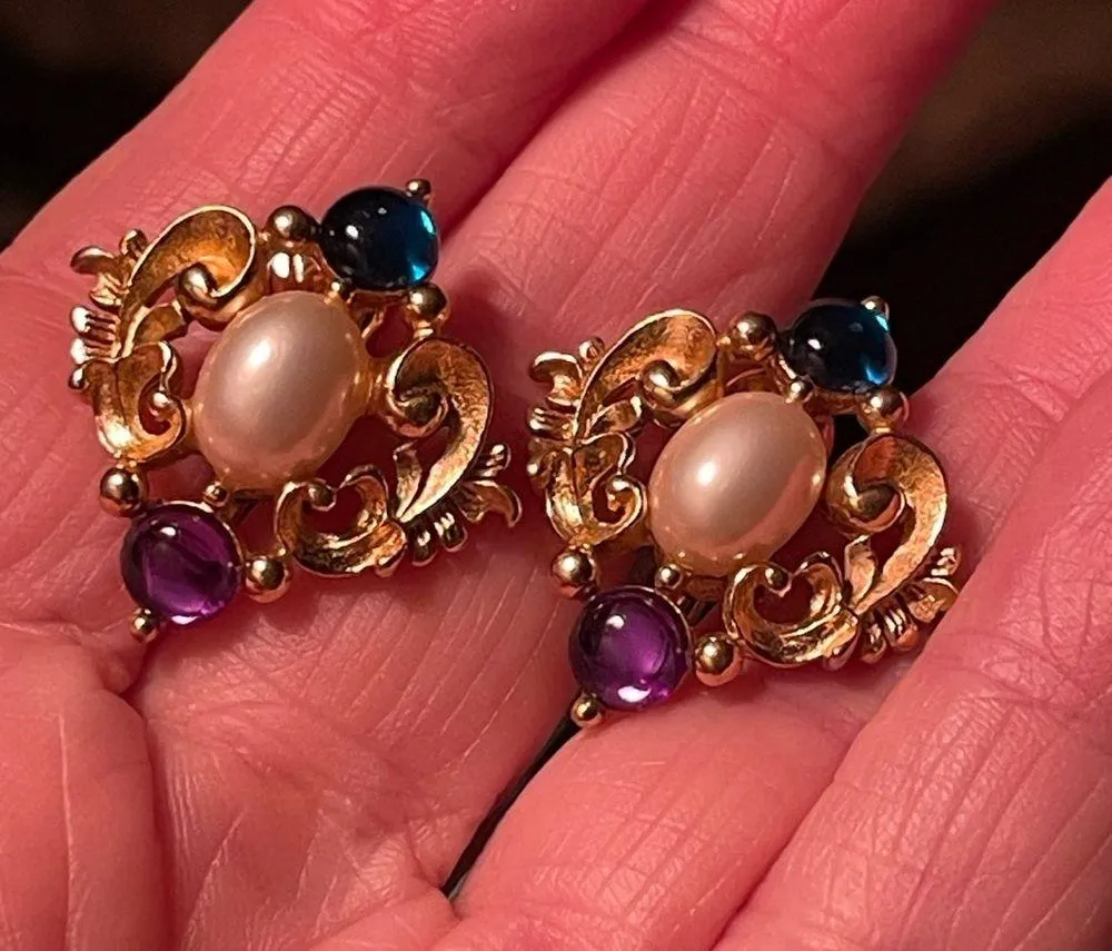 Vintage Trifari Clip On Earrings - Image 8