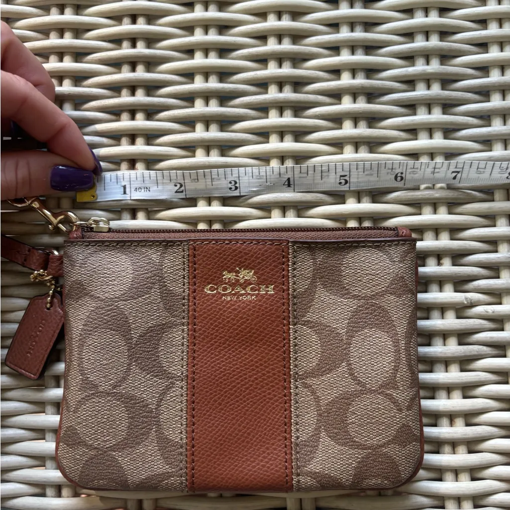 Coach Signature C Leather Wristlet‎ - Image 7
