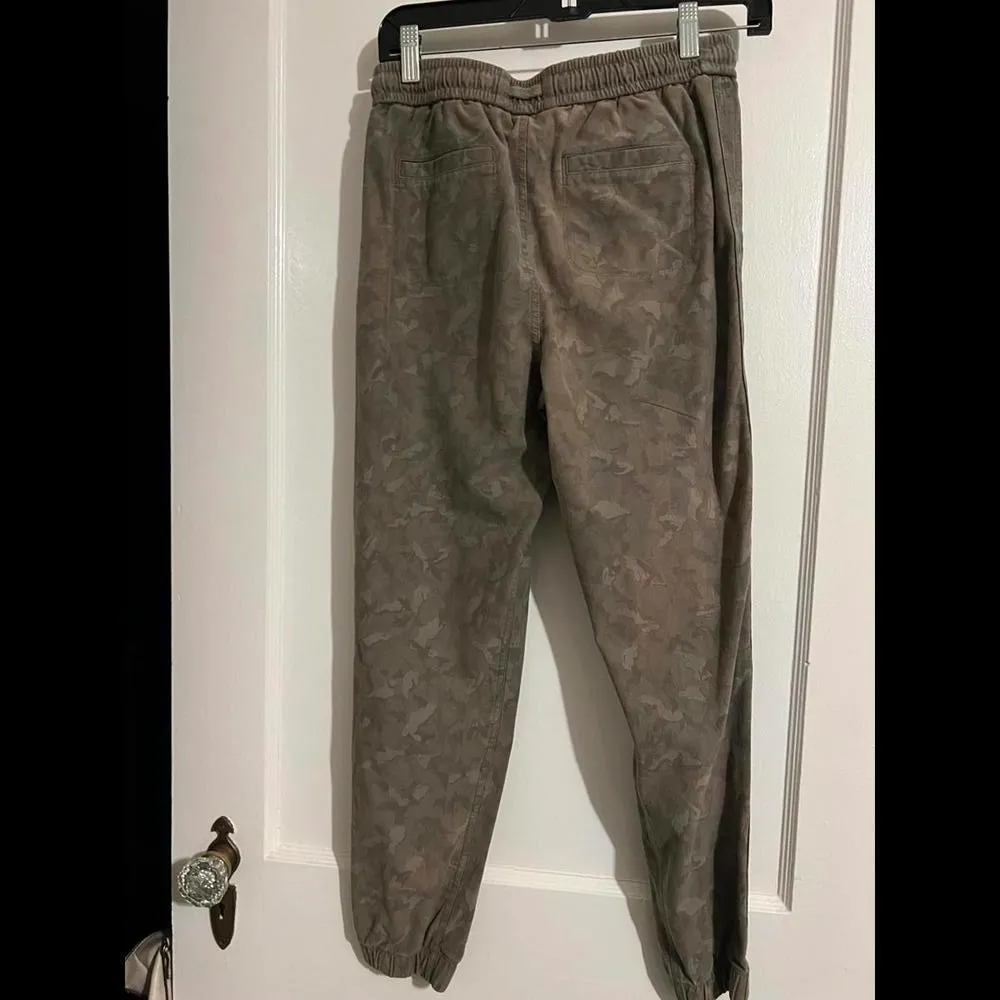 Athleta Stylish Camo Pattern Jogger Pants with Elastic Waistband size 2 - Image 7