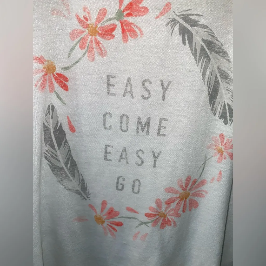 Summer Hollister  Sleeveless Top with Feather and Floral Design size Small - Image 3