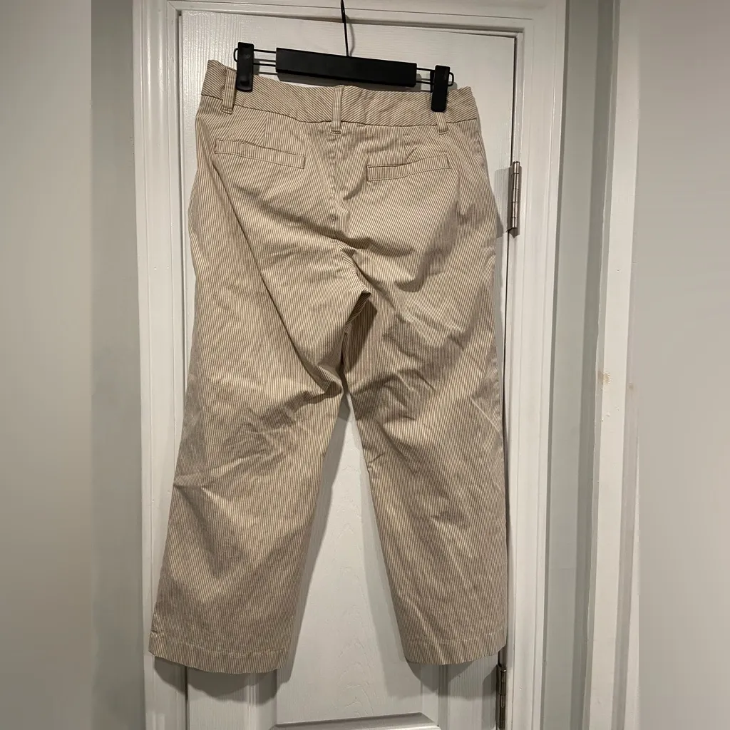 Old Navy Size 8 Khaki Cream Stripe Stretch Mid Rise Straight Leg Cropped Pants - Image 5