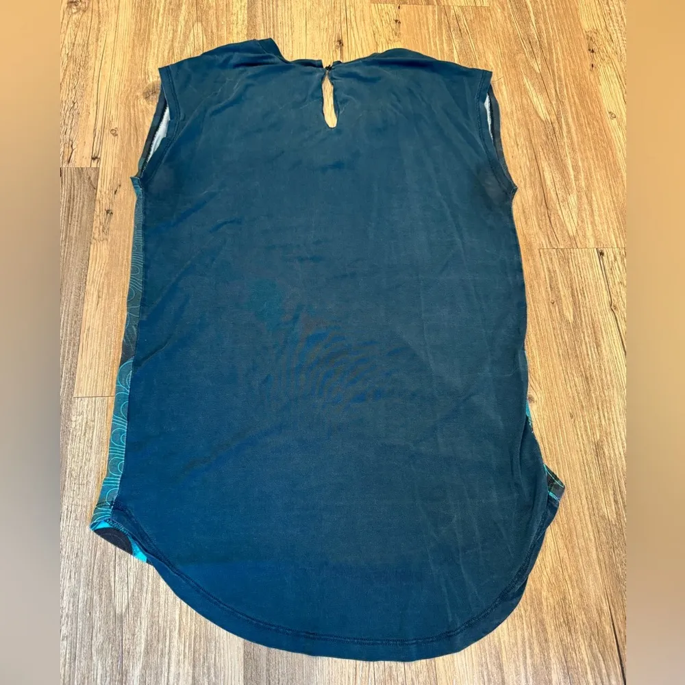 Blue Sleeveless Design Tank Top - Image 6