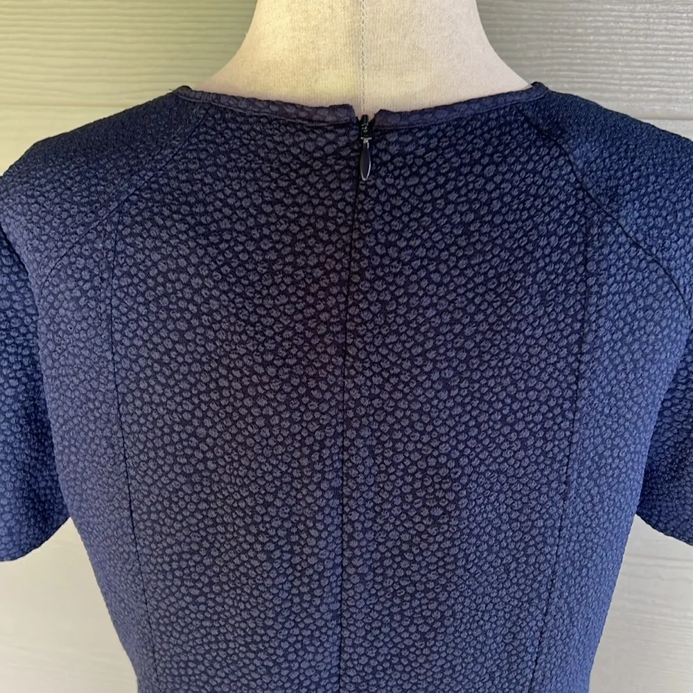 Comptoir Des Cotonniers Textured Short Sleeve Shift Dress Blue - Image 9