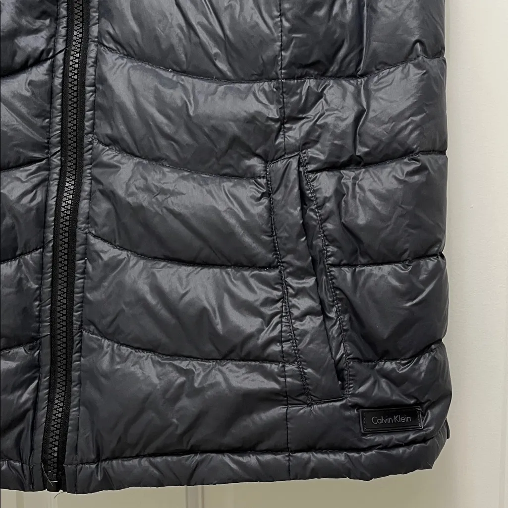 Calvin Klein Black and Gray Duck Down Filled Full Zip Puffer Vest - Size XL - Image 8