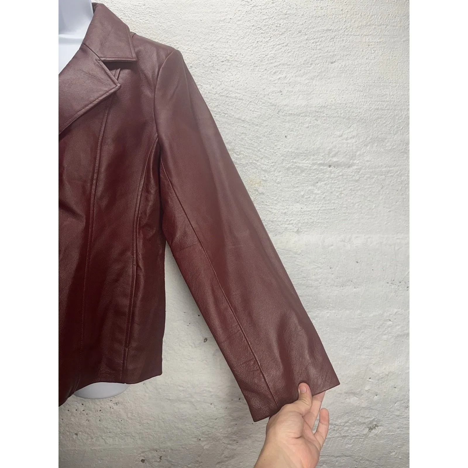 Dialogue woman’s burgundy Leather Jacket Size Large - Image 8