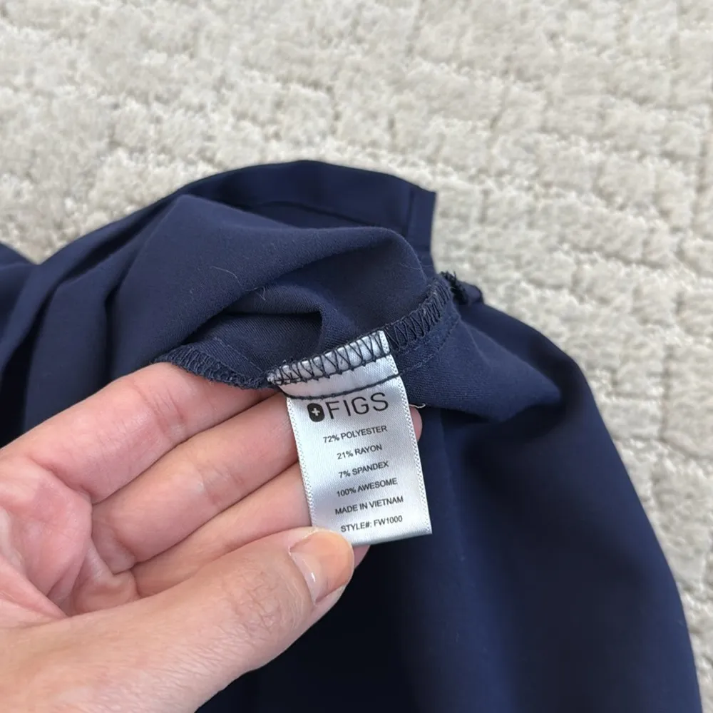 FIGS “Catarina” One Pocket Scrub Top navy blue 1668 - Image 6