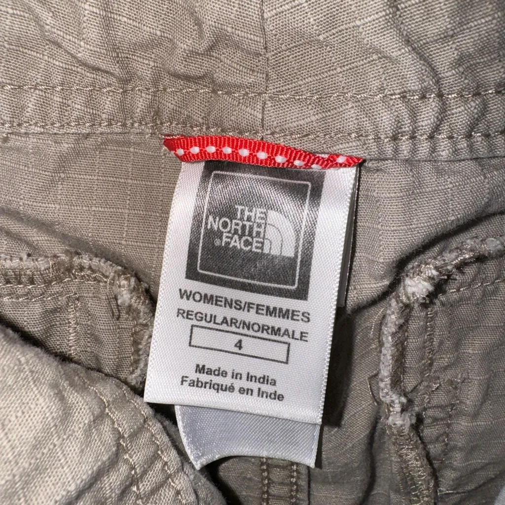 The North Face cargo pants, size 4 ‎ pockets, wide leg/ankle. - Image 3