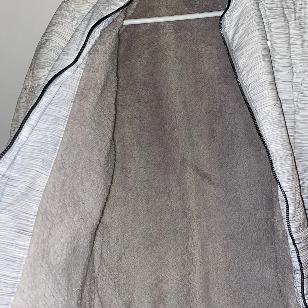 New Balance Tech Jacket - Image 7