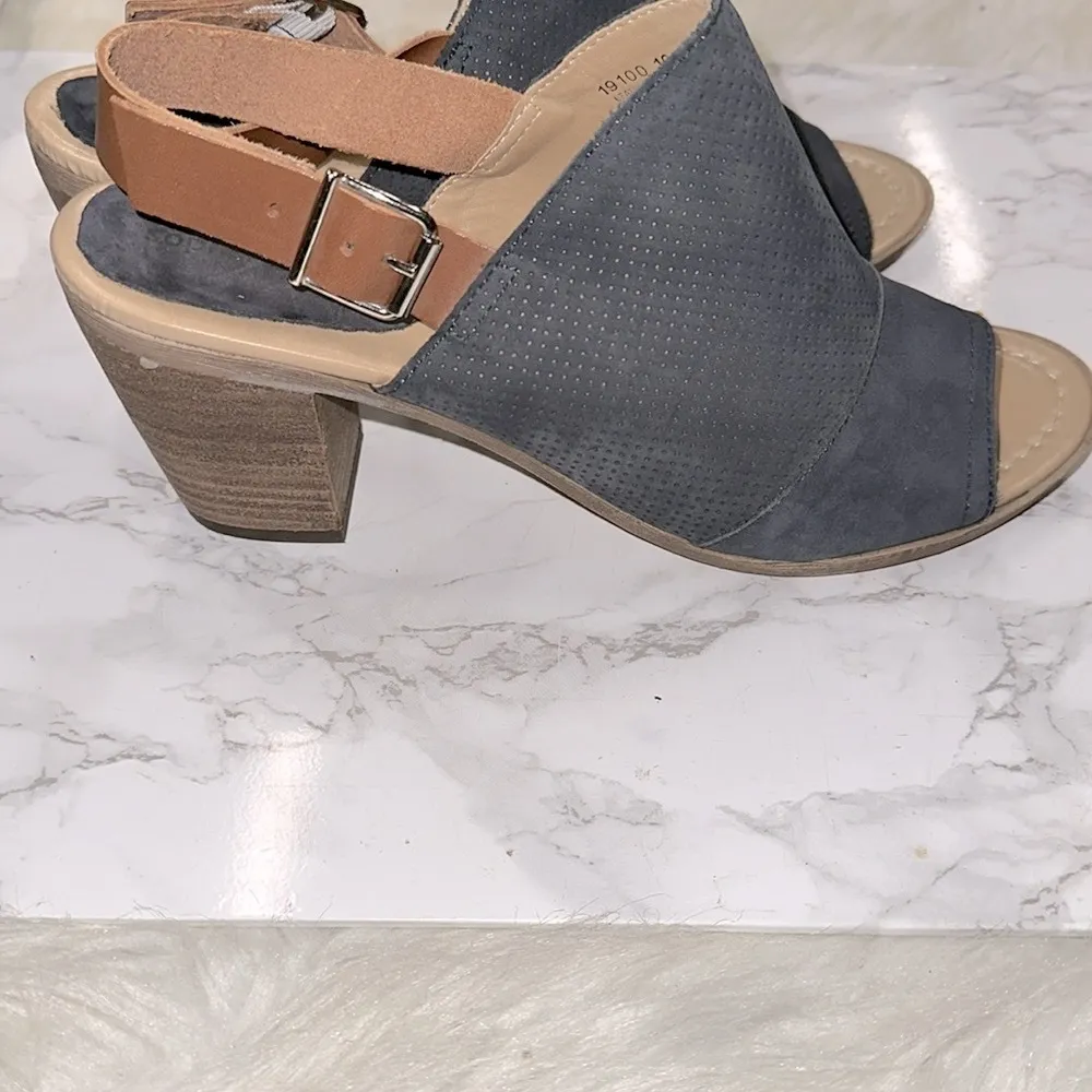 Sophia Milano size 10 leather block heel sandals - Image 4