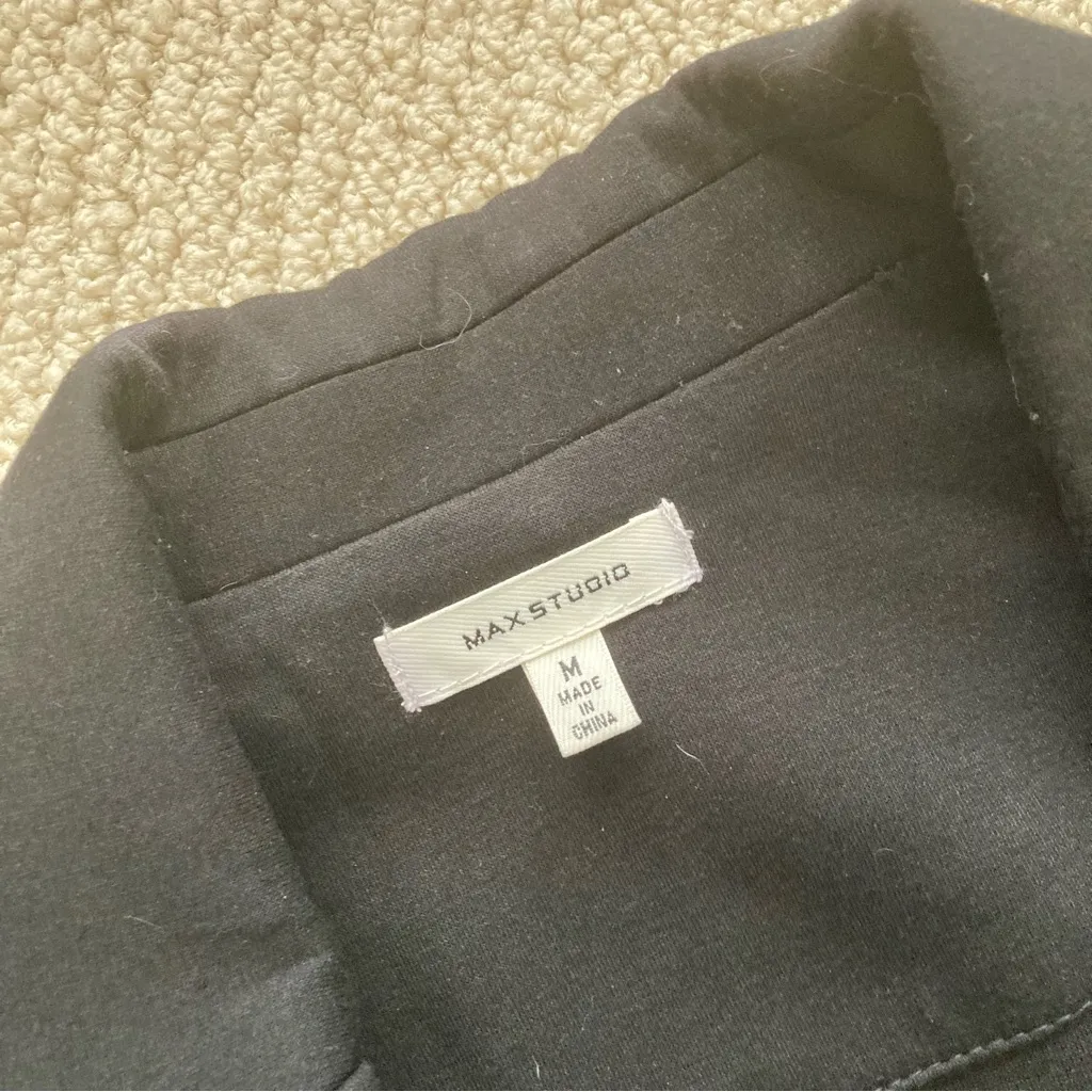 Max Studio Black Oversized Contour Blazer Professional Jacket Size Medium EUC - Image 2