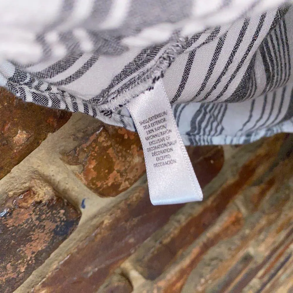 Ann Taylor LOFT Gray White Striped Black Floral Embroidered Blouse Women's XXS - Image 4