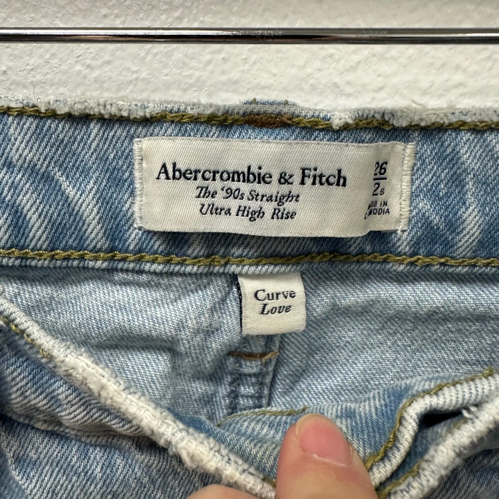 Abercrombie & Fitch The 90s Ultra High Rise Straight Curve Love Jeans Size 26 - Image 3