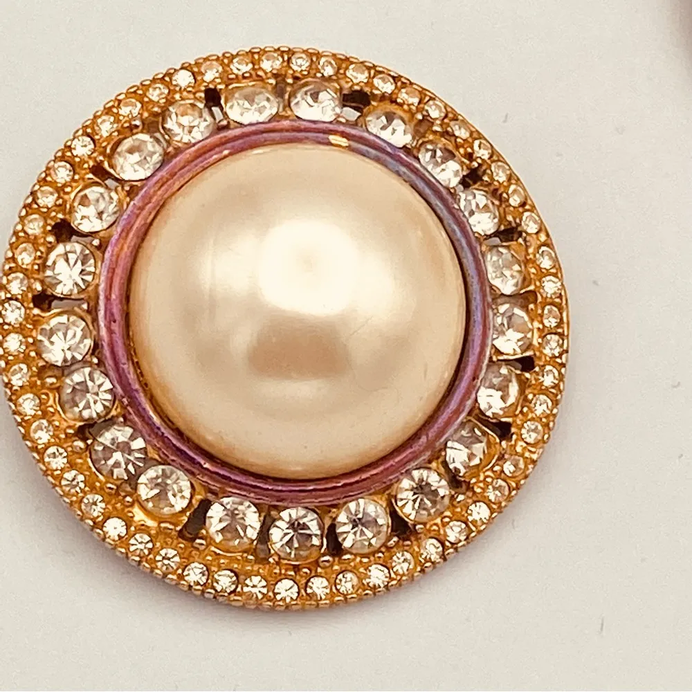 Vintage DAVID DUBIN NR Gold Toned Faux Pearl & Rhinestone Clip On Earrin… - Image 6