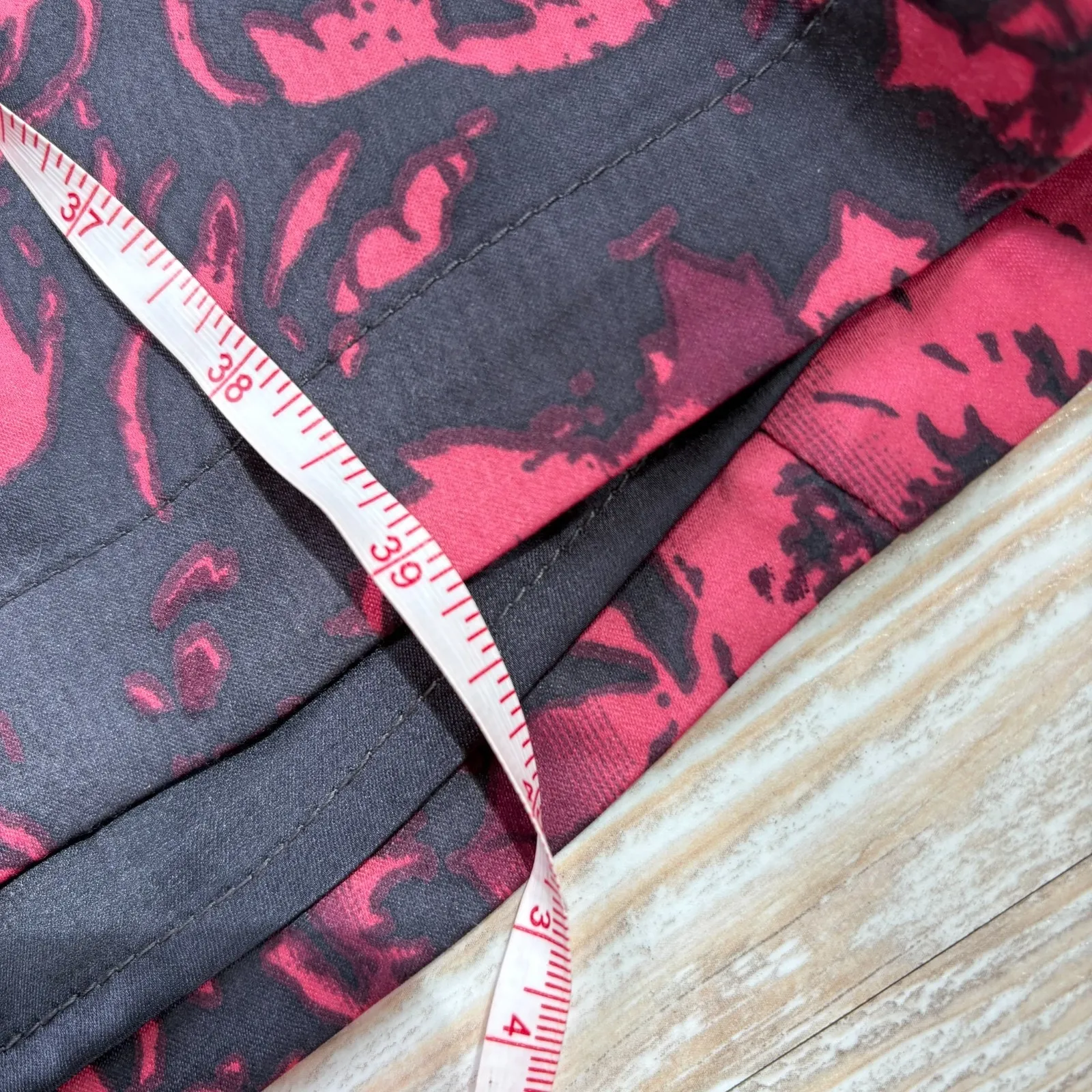 LTS Long Tall Sally Satin Floral‎ Pencil Dress | Grey/Pink Size 8 Pink - Image 11