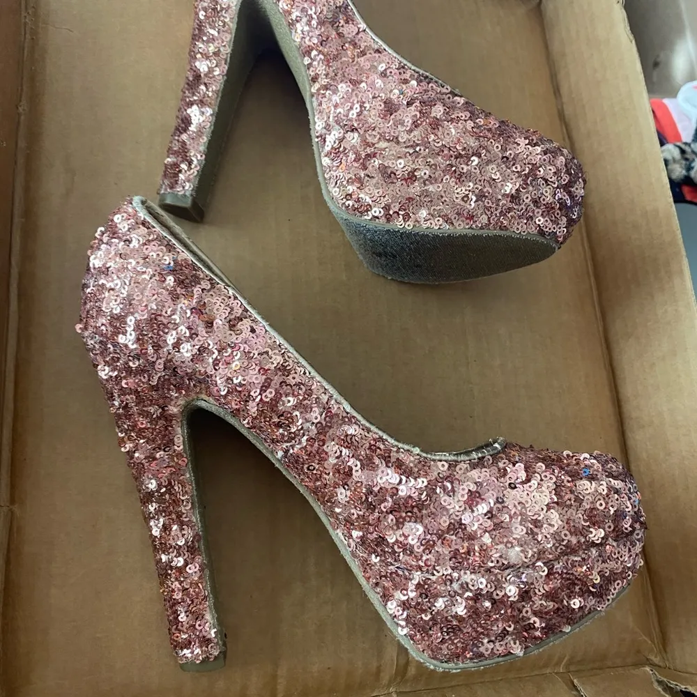 Steve Madden Rose Gold Womens Platform Pumps Sequins Sequined Size 6 Heel  5” - Image 6