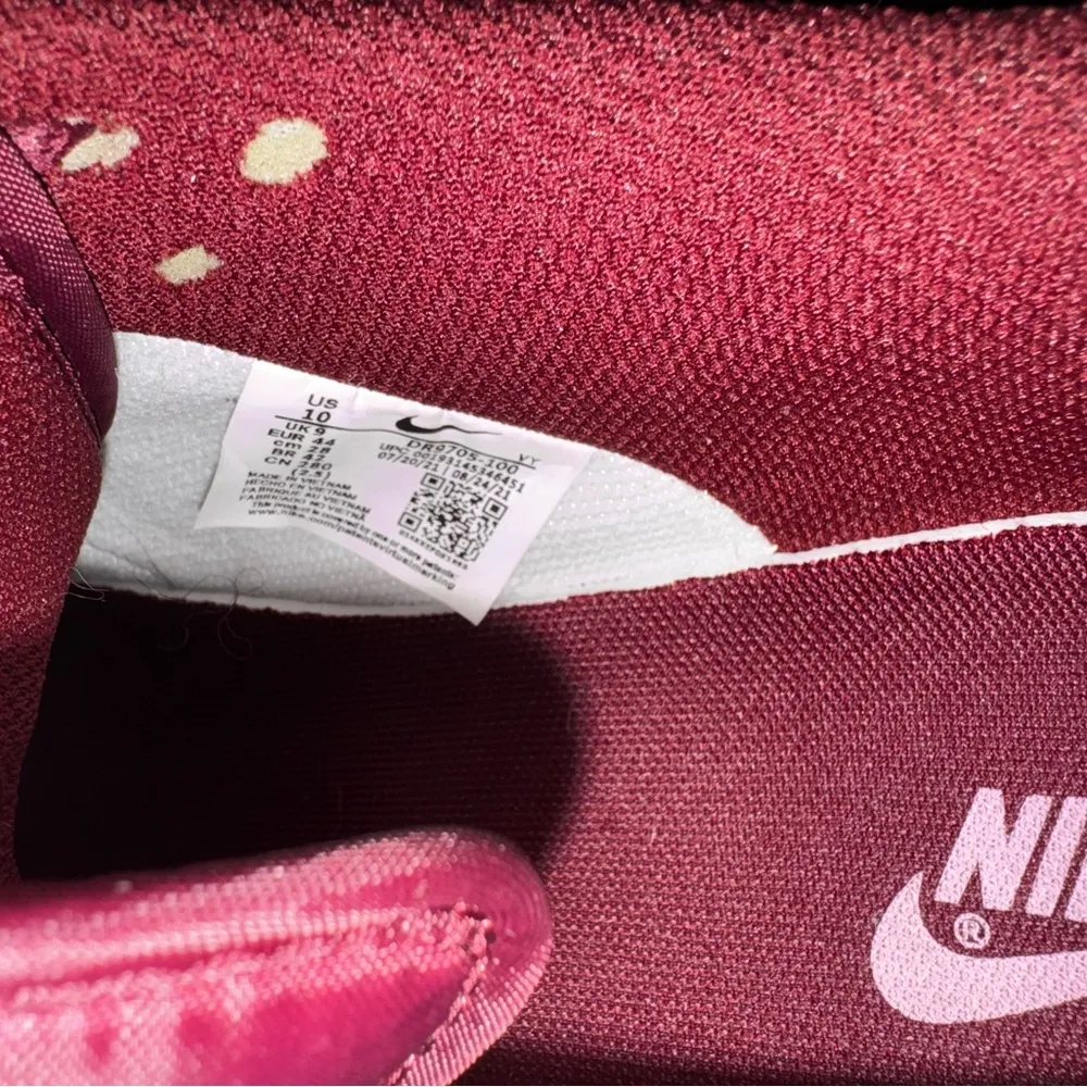 Nike Dunks Valentine’s day 2023 - Image 6