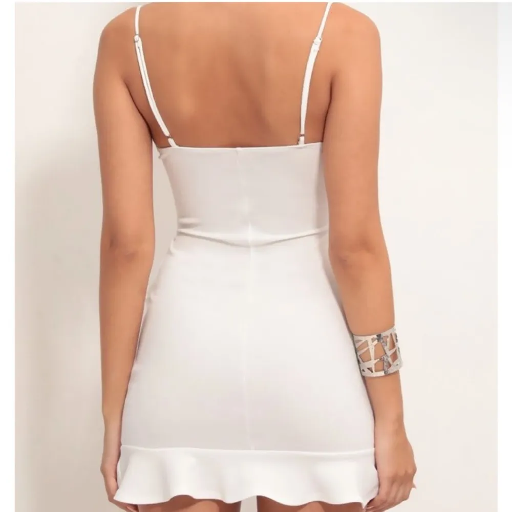 Lucy in the Sky Capri Ruffle Faux Wrap Tie Mini Dress White Size Small - Image 3