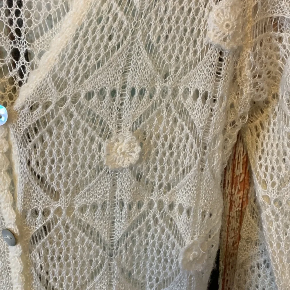 Sunset Rd. cream Crocheted Abalone Button Cardigan/Duster Size S - Image 5